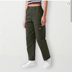 Dickies Women’s Cropped Cargo Pants